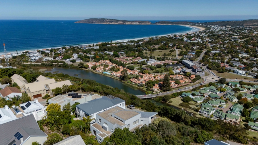 5 Bedroom Property for Sale in Signal Hill Western Cape